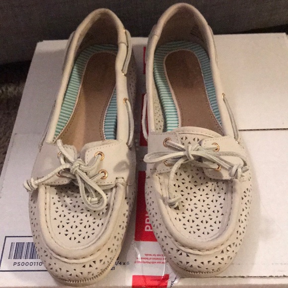 Sperry Shoes - White leather sperry’s, only worn ONCE
